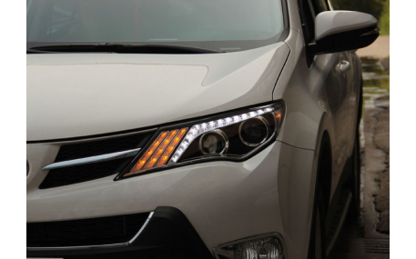 Фары передние Toyota Rav 4
