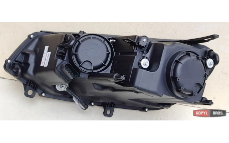 Фары передние Volkswagen Touareg 2010-2014