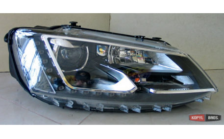 Фары передние Volkswagen Jetta