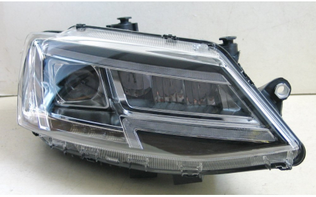 Фары передние Volkswagen Jetta