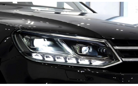Фары передние Volkswagen Touareg 2010-2014