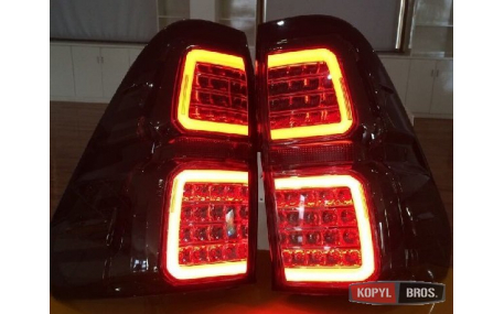 Фонари задние Toyota Hilux