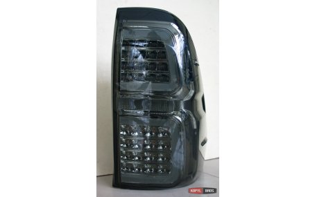 Фонари задние Toyota Hilux