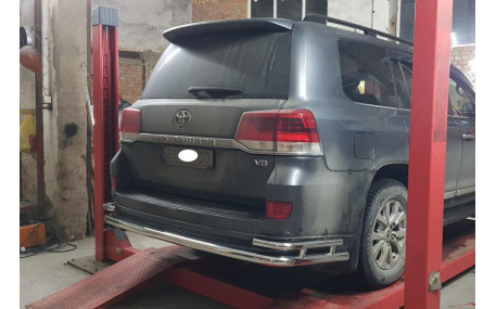 Защита задняя Toyota Land Cruiser 200