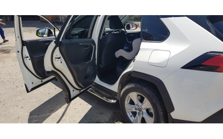 Подножки Toyota RAV4