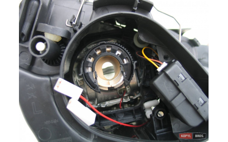 Фары передние Volkswagen Golf 6