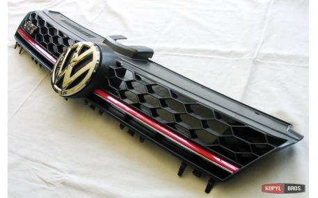 Решетка радиатора Volkswagen Golf 7 2012-2017