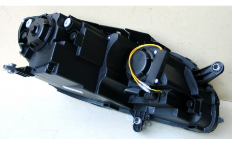 Фары передние Volkswagen Passat B7