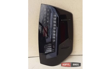 Фонари задние Toyota Tundra 2014-2021