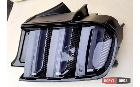 Фонари задние Ford Mustang