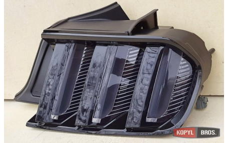 Фонари задние Ford Mustang