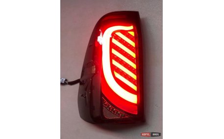 Фонари задние Toyota Hilux