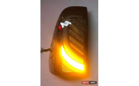 Фонари задние Toyota Hilux