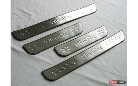 Накладки на пороги Chery Tiggo 5