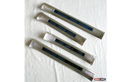 Накладки на пороги Lexus RX