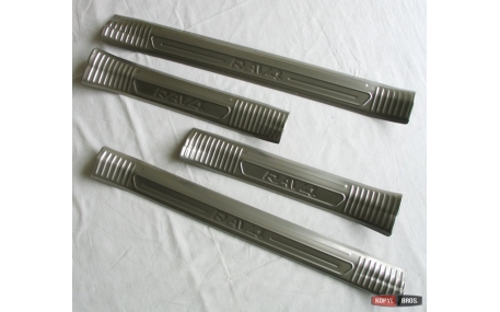 Накладки на пороги Toyota RAV4