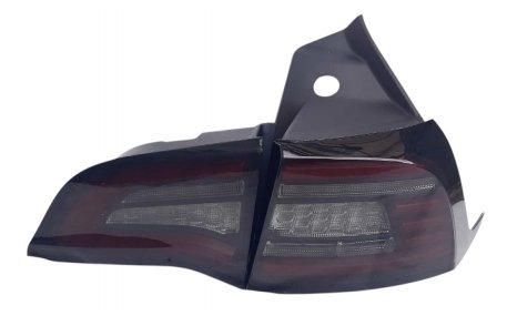 Фонари задние Tesla Model 3