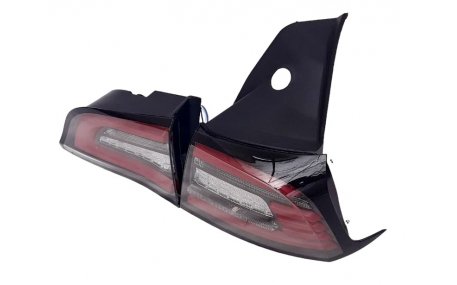 Фонари задние Tesla Model 3