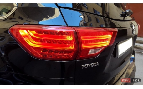 Фонари задние Toyota Highlander