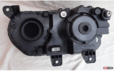 Фары передние Dodge Challenger