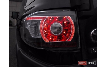 Фонари задние Toyota FJ Cruiser