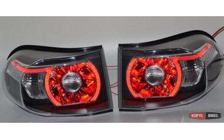 Фонари задние Toyota FJ Cruiser