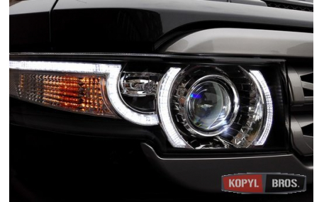 Фары передние Toyota FJ Cruiser