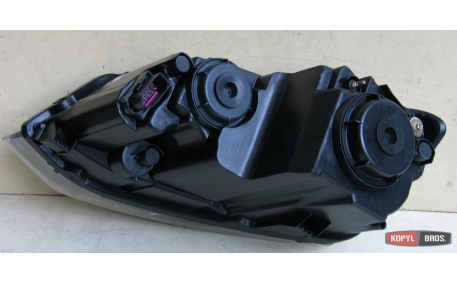 Фары передние Volkswagen Polo Sedan