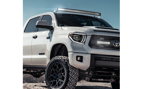 Фары передние Toyota Tundra 2014-2021