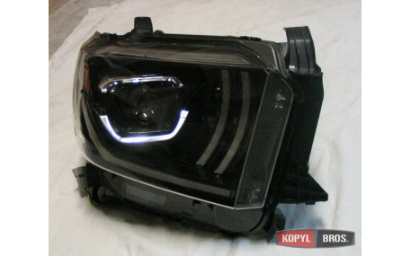 Фары передние Toyota Tundra 2014-2021