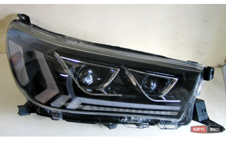 Фары передние Toyota Hilux 2015-2020