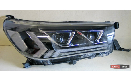 Фары передние Toyota Hilux 2015-2020