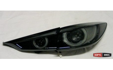 Фонари задние Mazda 3