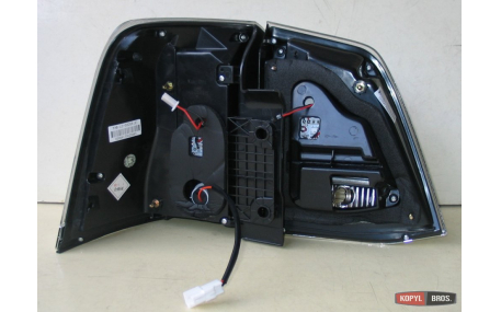 Фонари задние Toyota Land Cruiser 200