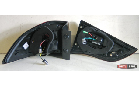 Фонари задние Mitsubishi Pajero Sport