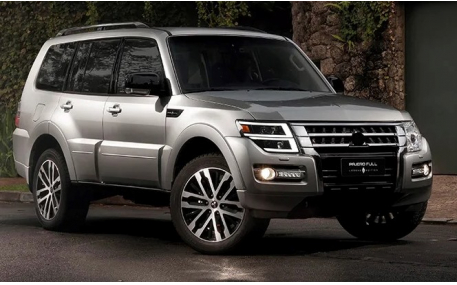 Фары передние Mitsubishi Pajero Wagon 4