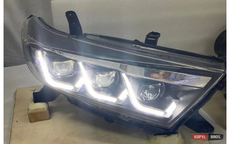 Фары передние Toyota Highlander
