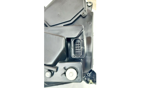 Фары передние Volkswagen Amarok