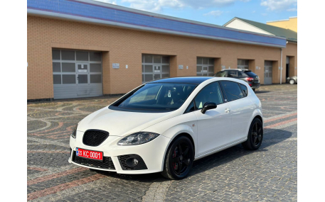 Бампер передний Seat Leon