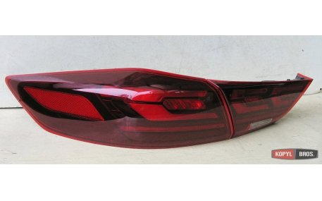 Фонари задние HYUNDAI Elantra AD