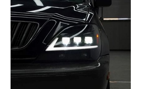 Фары передние Lexus RX300