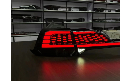 Фонари задние Tesla Model 3