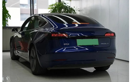 Фонари задние Tesla Model 3