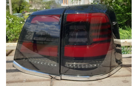 Фонари задние Toyota Land Cruiser 200