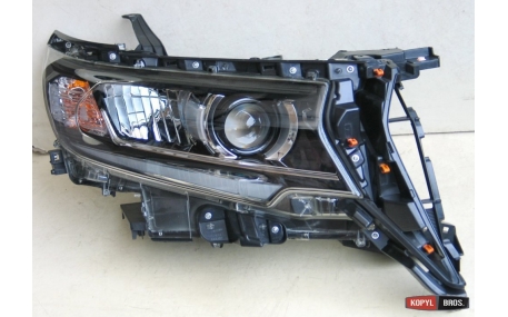 Фары передние Toyota Land Cruiser Prado 150 2018-