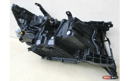 Фары передние Toyota Land Cruiser Prado 150 2018-