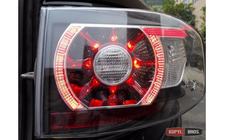 Фонари задние Toyota FJ Cruiser