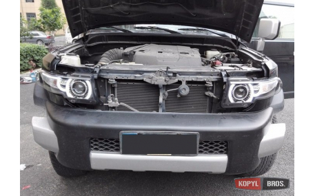 Фары передние Toyota FJ Cruiser