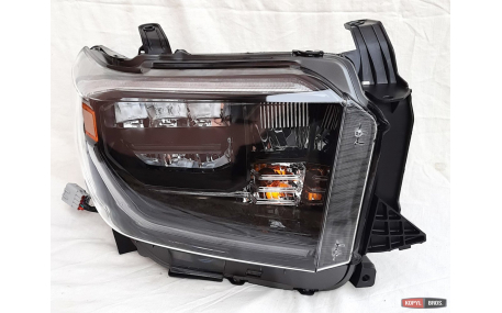 Фары передние Toyota Tundra 2014-2021