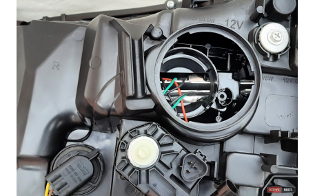 Фары передние Toyota Tundra 2014-2021